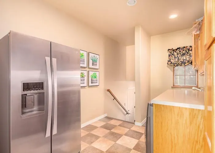 Holiday home Alpine Estate 5 Showers 3 Fireplace Hot Tub Mtn View
