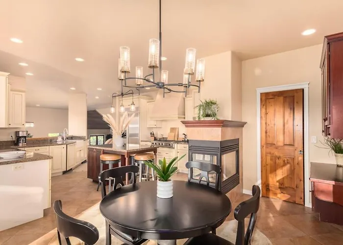 Alpine Estate 5 Showers 3 Fireplace Hot Tub Mtn View Flagstaff