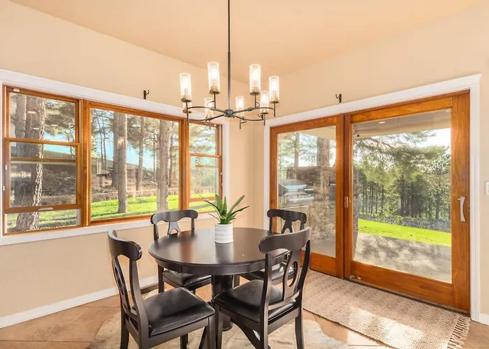 Alpine Estate 5 Showers 3 Fireplace Hot Tub Mtn View Holiday home Flagstaff