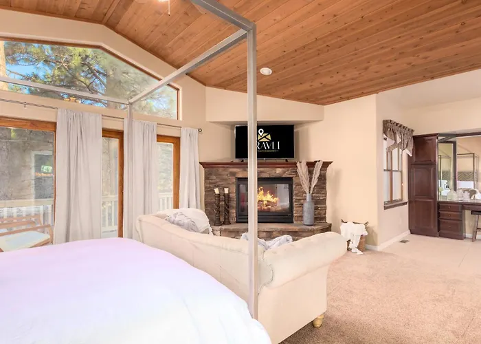 Holiday home Alpine Estate 5 Showers 3 Fireplace Hot Tub Mtn View